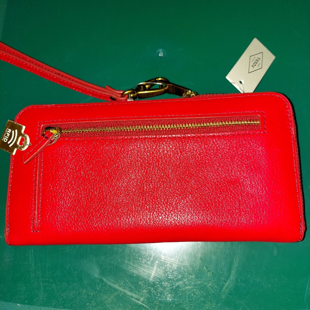 New Fossil Wallet - color looks like a burnt orang - Picture 2 of 3